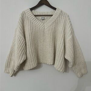 She + Sky Cream V-Neck Chunky Knit Sweater